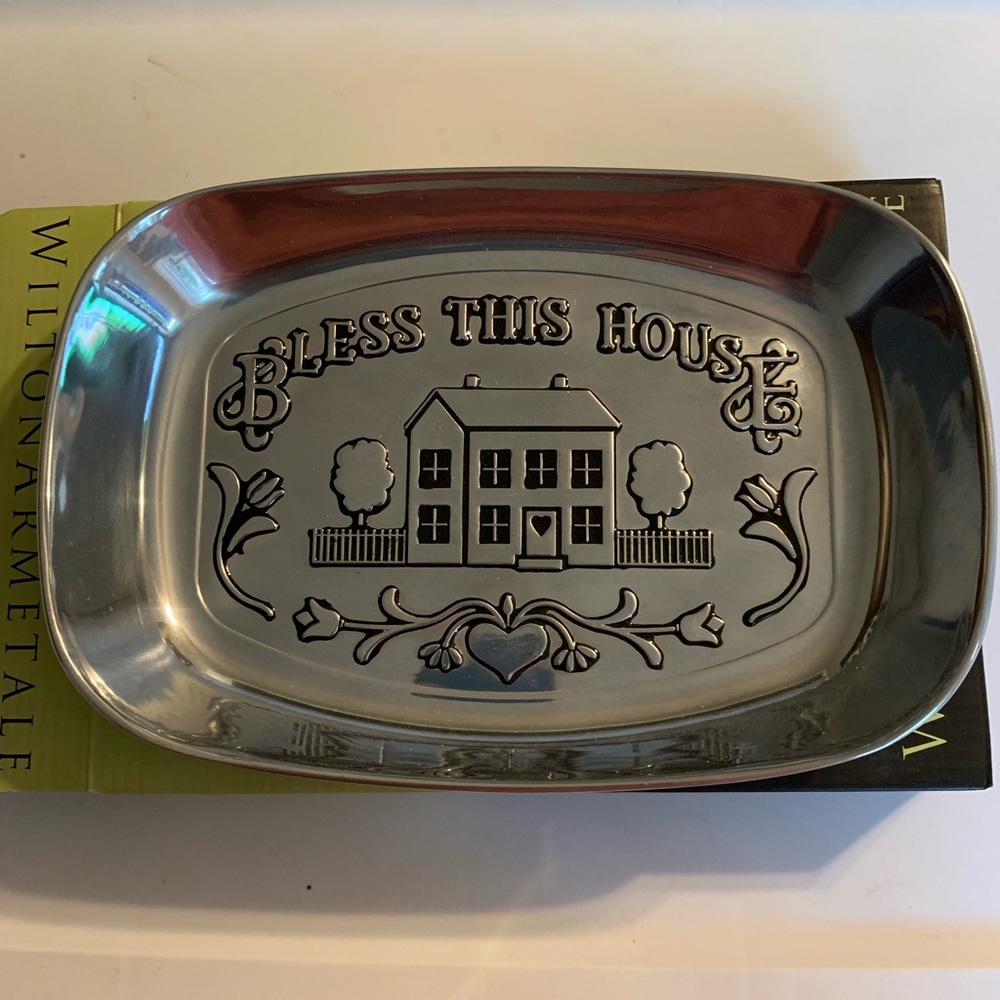 Wilton Armetale Bread Tray